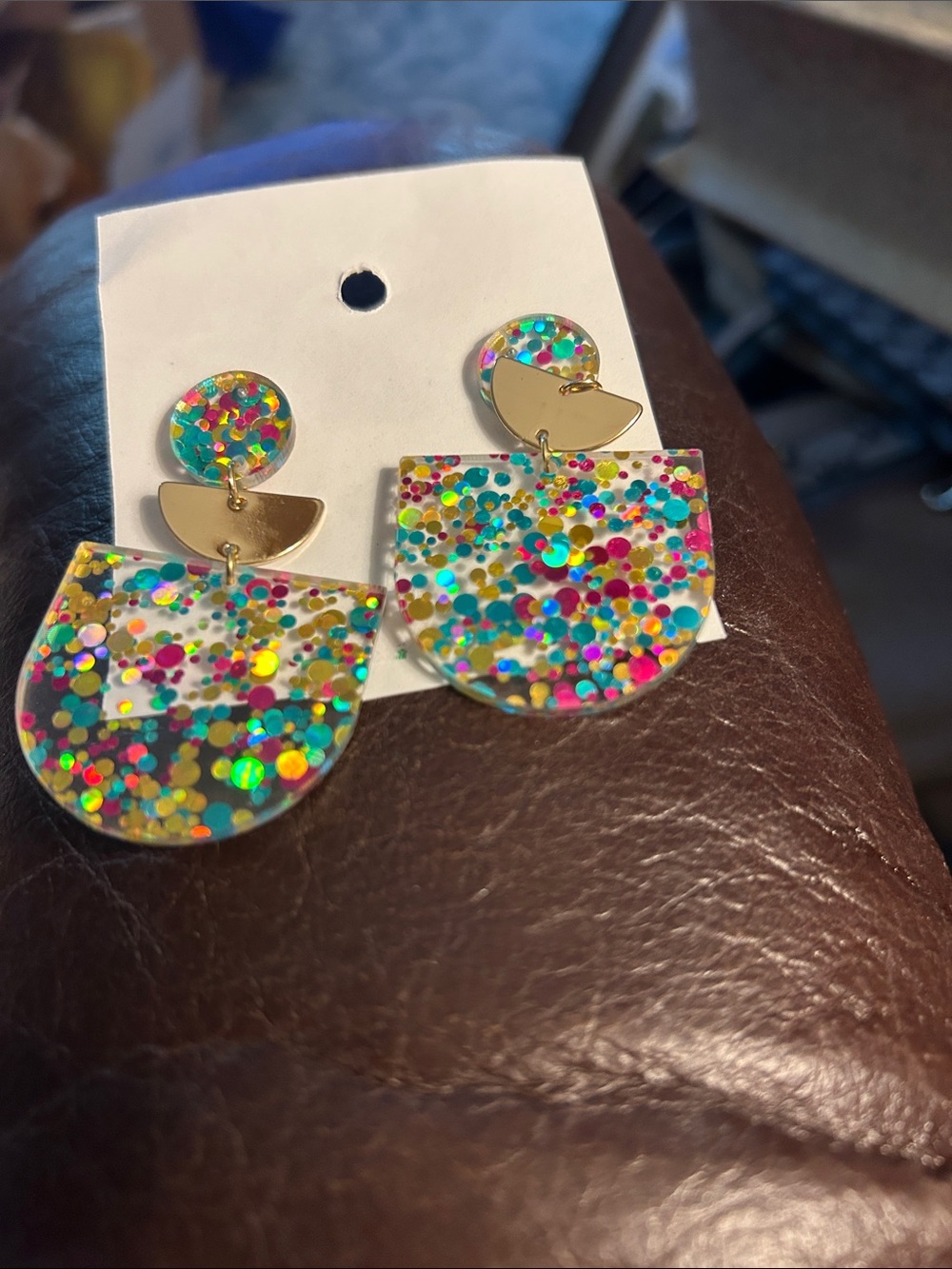 Lucite /Plastic Confetti Acrylic Drop Earrings with Gold Accents EUC